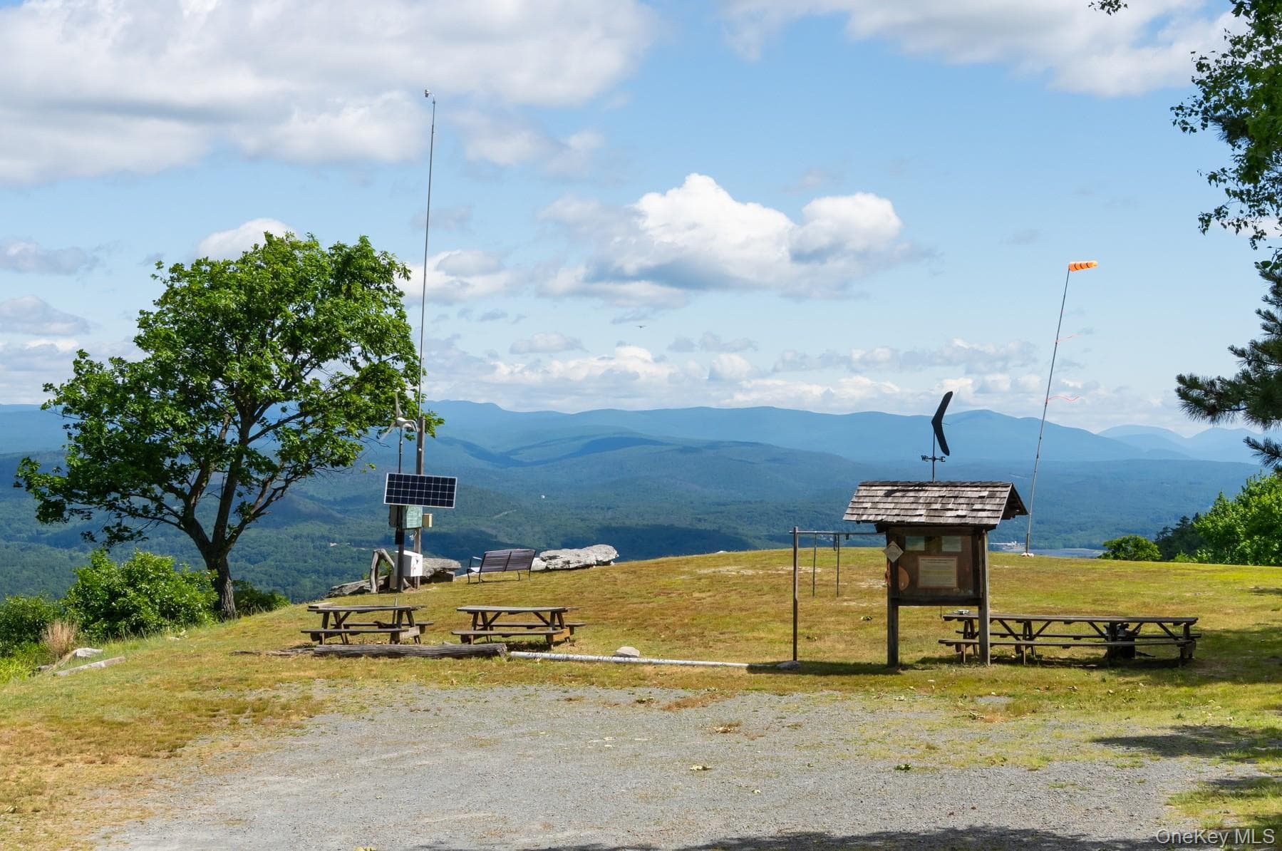 80 Hang Glider Road thumbnail 4