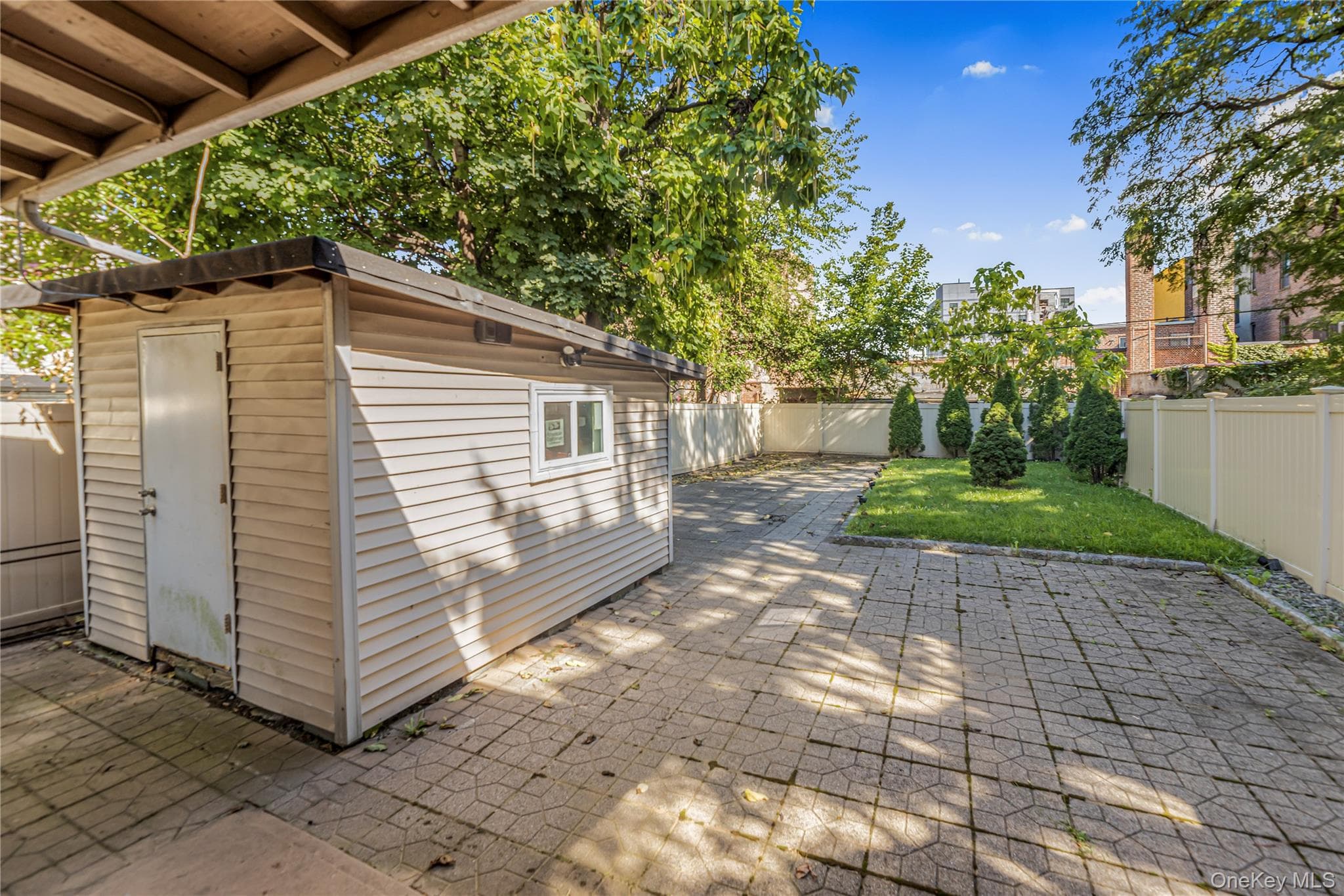 4558 Richardson Avenue thumbnail 32