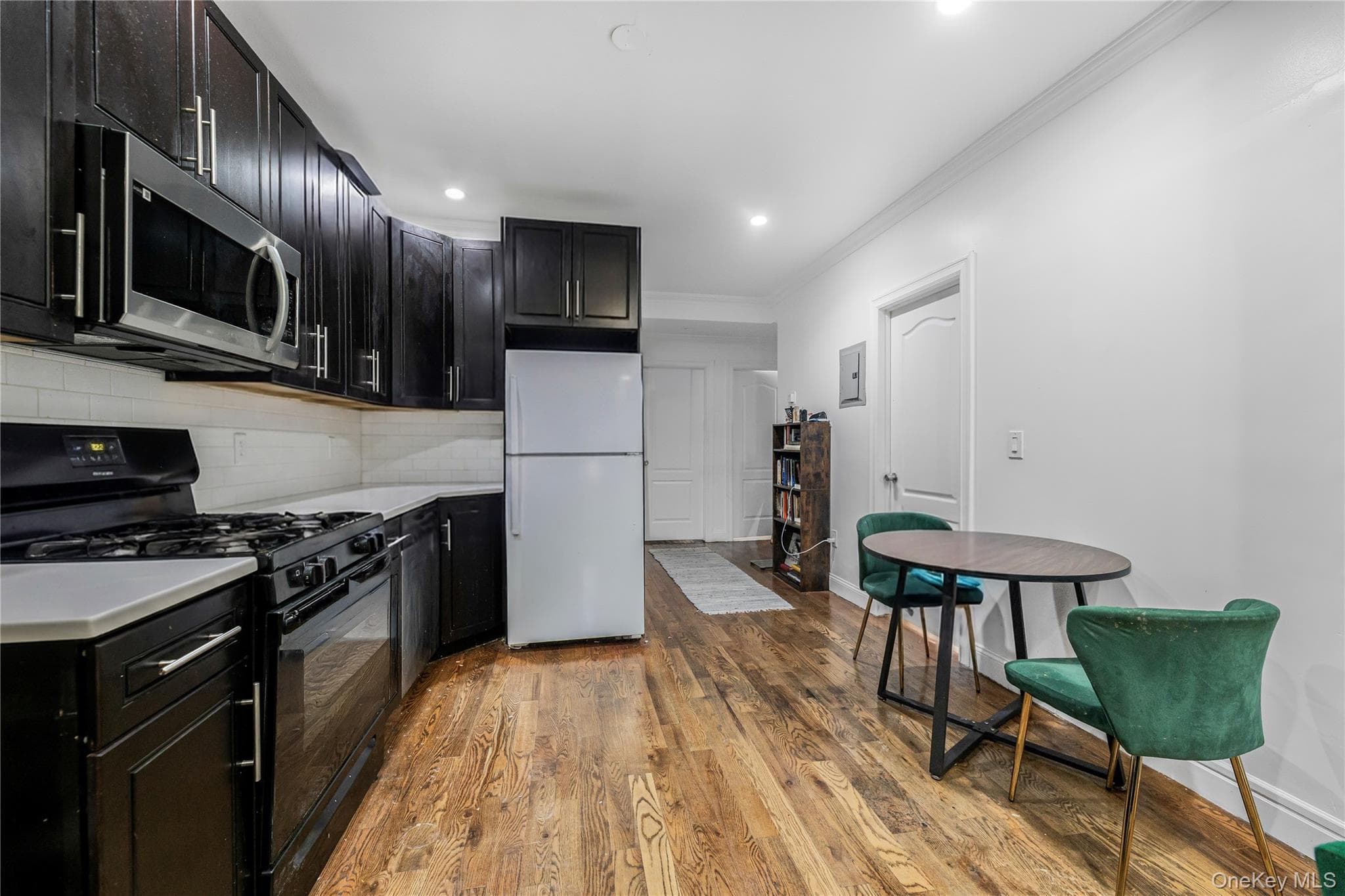 4558 Richardson Avenue thumbnail 9