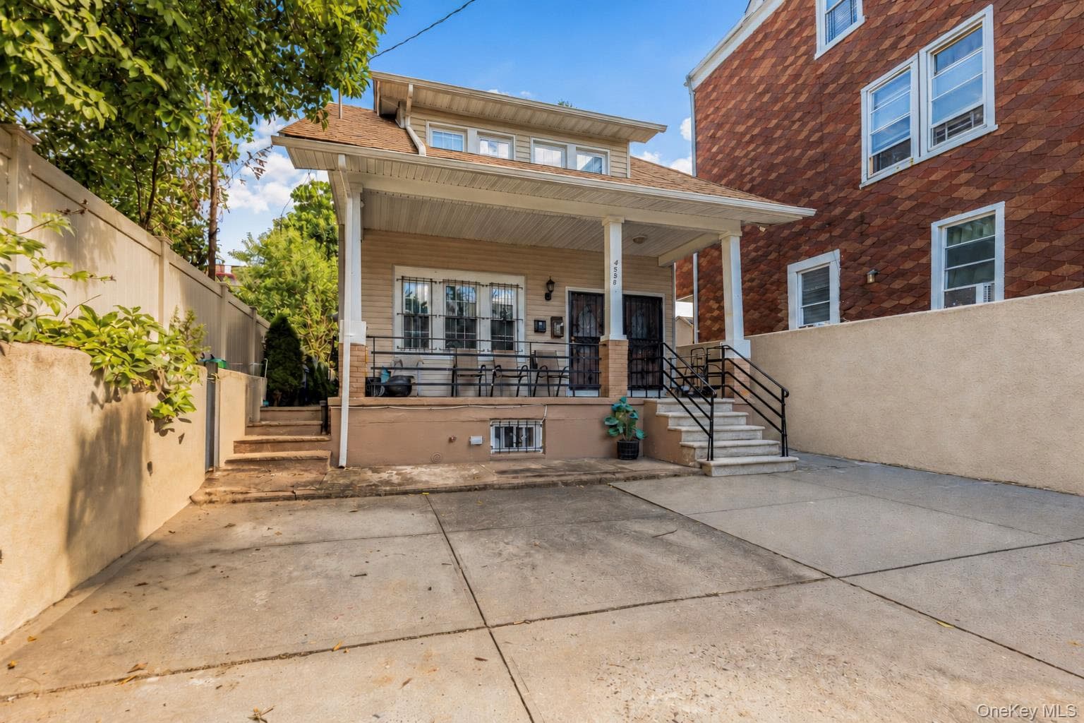 4558 Richardson Avenue thumbnail 3