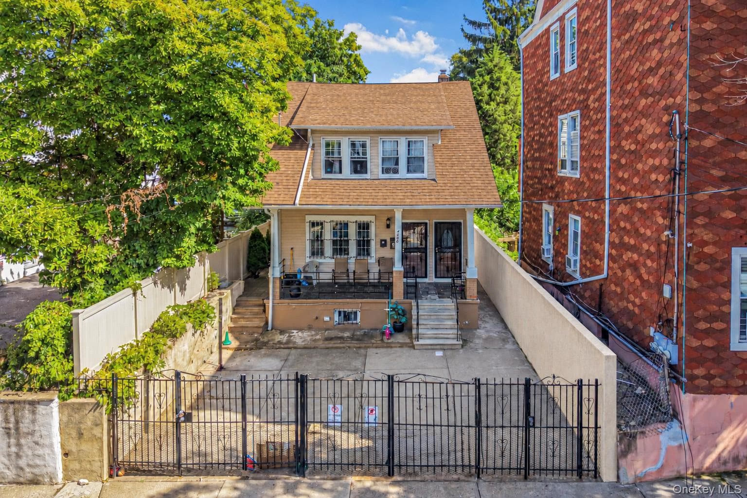 4558 Richardson Avenue thumbnail 2