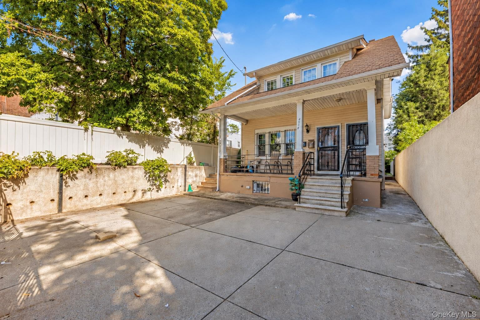 4558 Richardson Avenue thumbnail 4