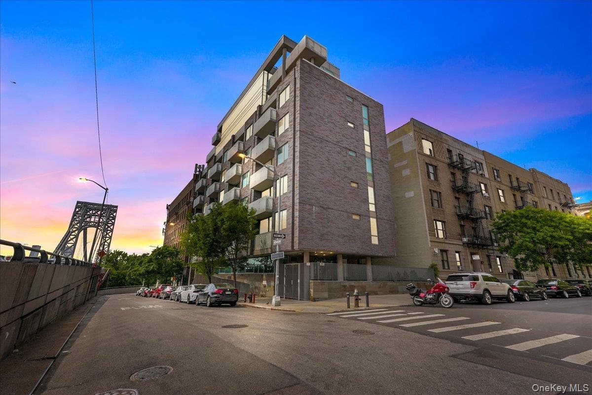 40 Pinehurst Avenue Unit: 2D thumbnail 30
