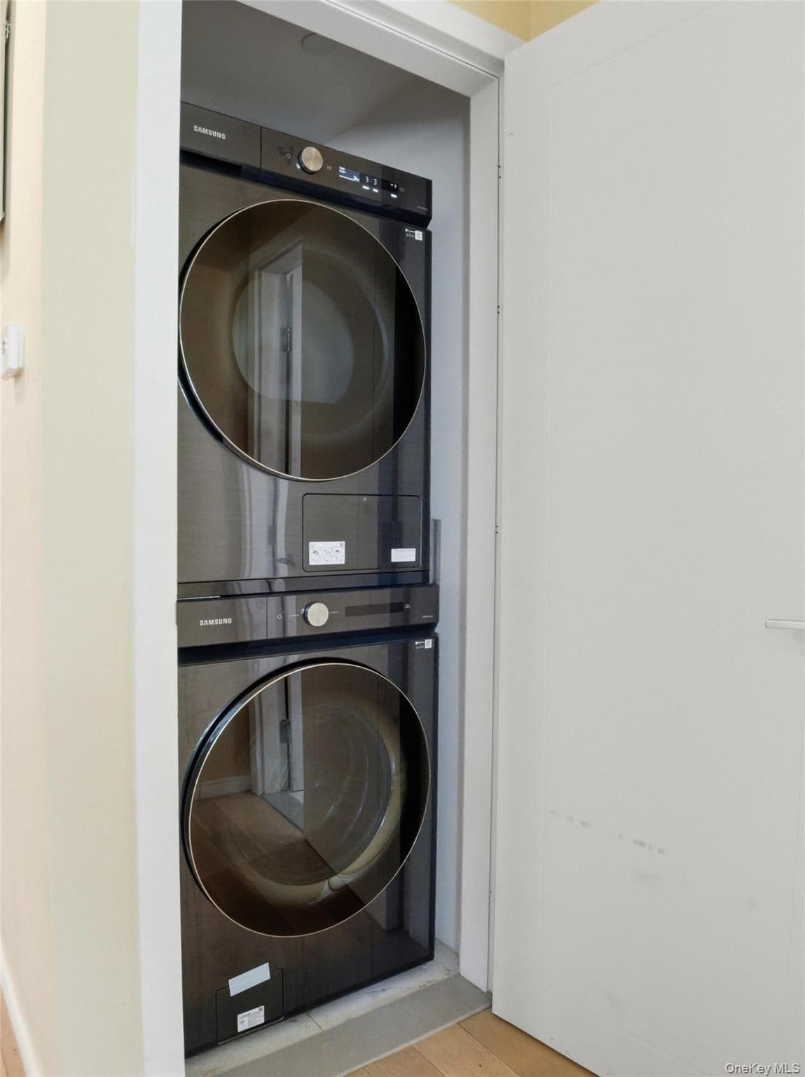 40 Pinehurst Avenue Unit: 2D thumbnail 9