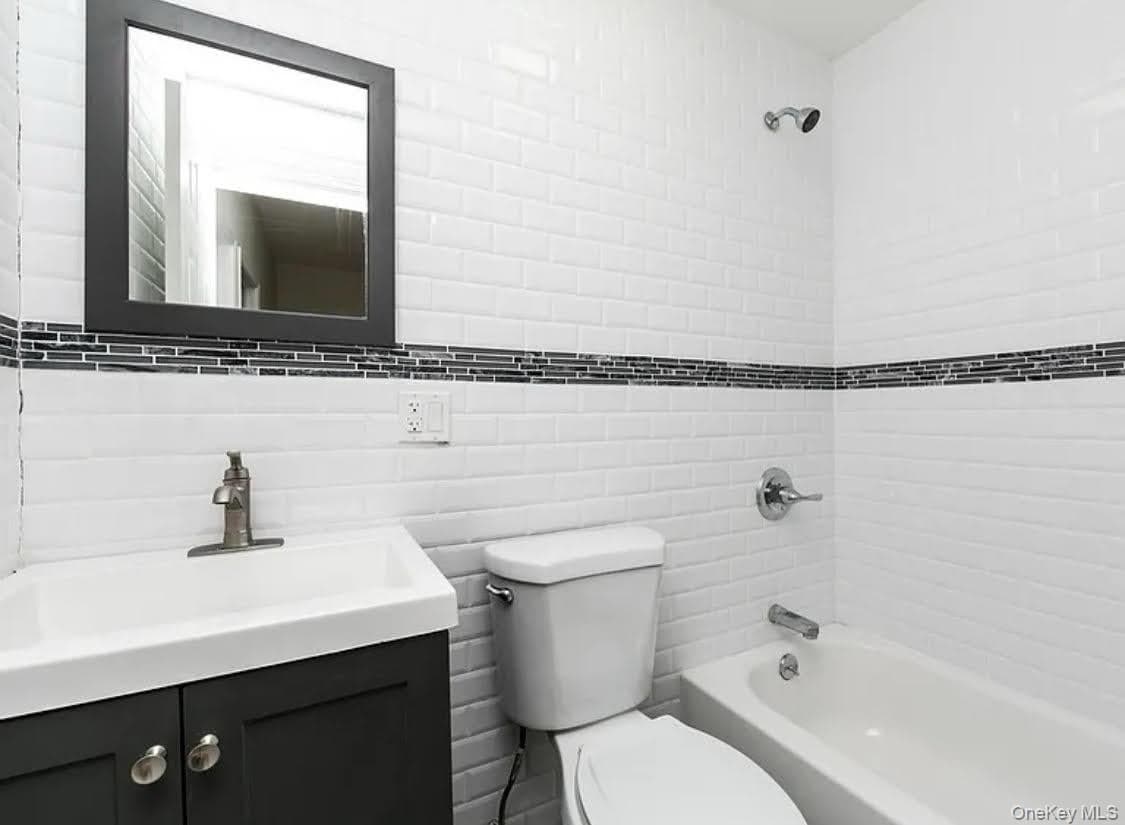 225 Rockaway Avenue thumbnail 11