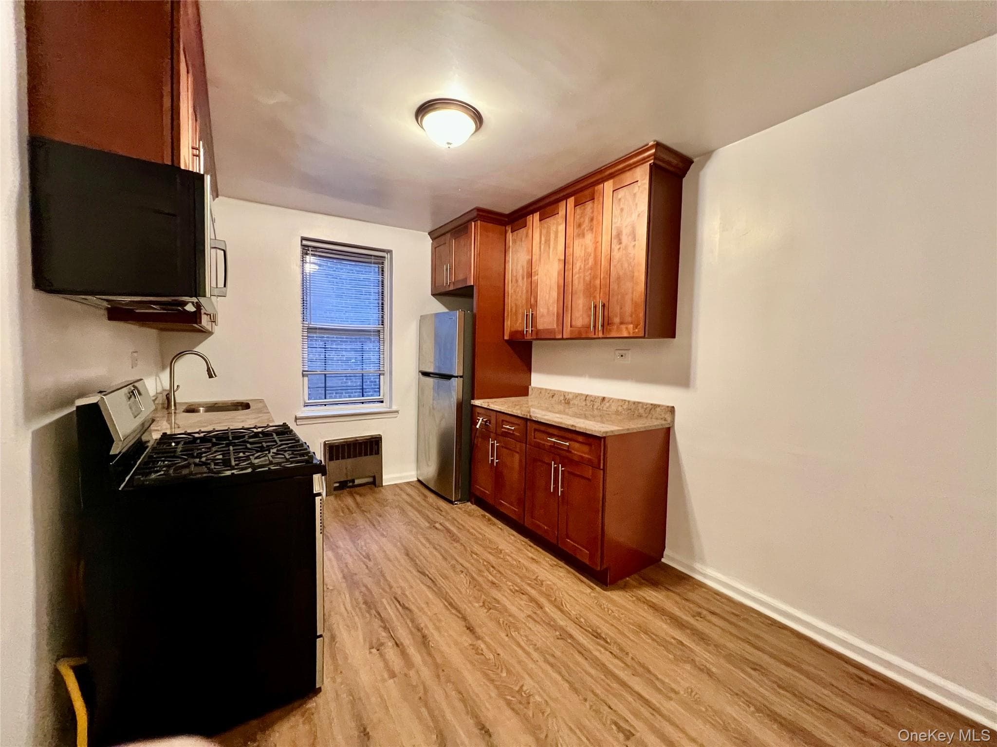 2080 Barnes Avenue Unit: 5B thumbnail 2