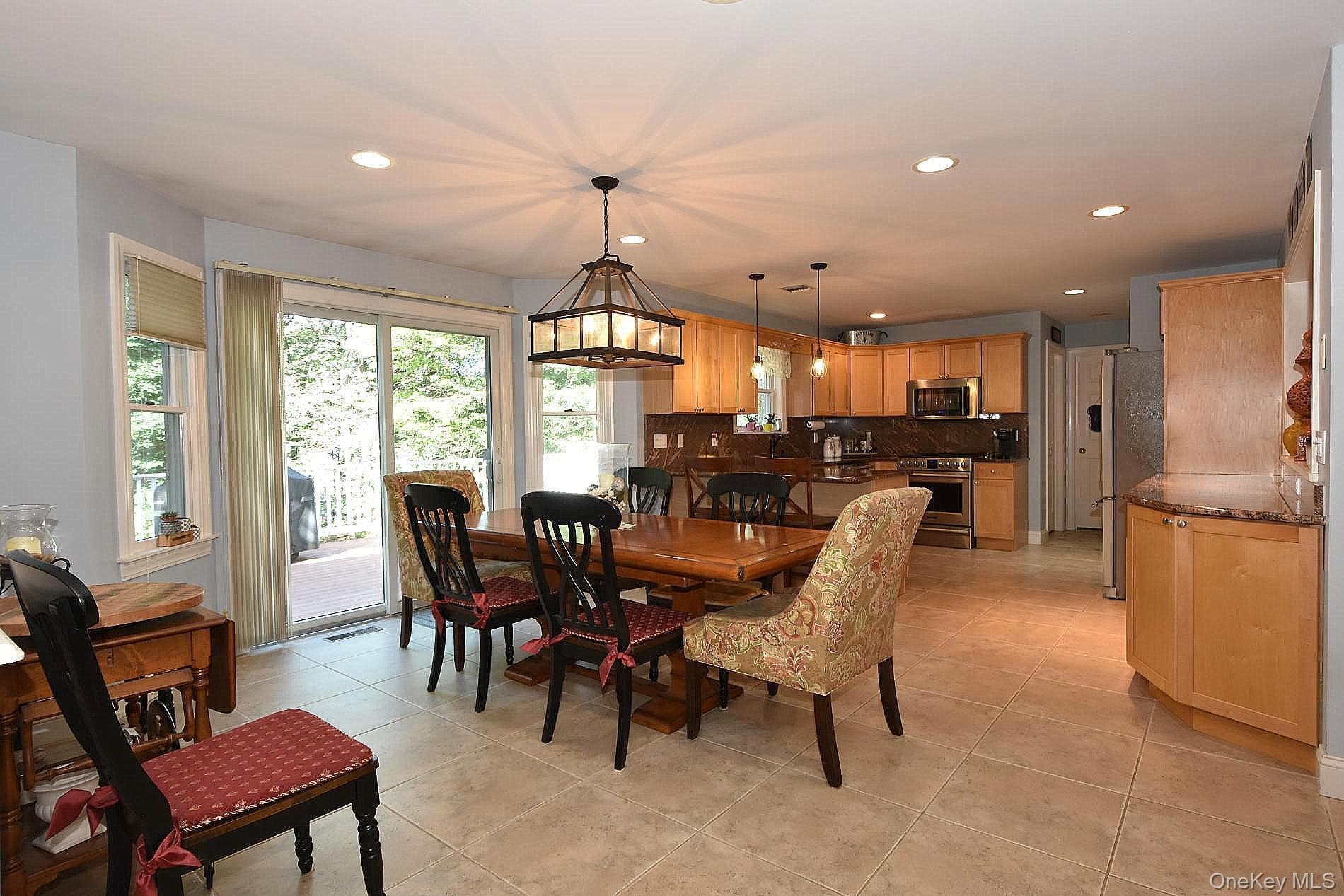 230 W Woodland Drive thumbnail 11