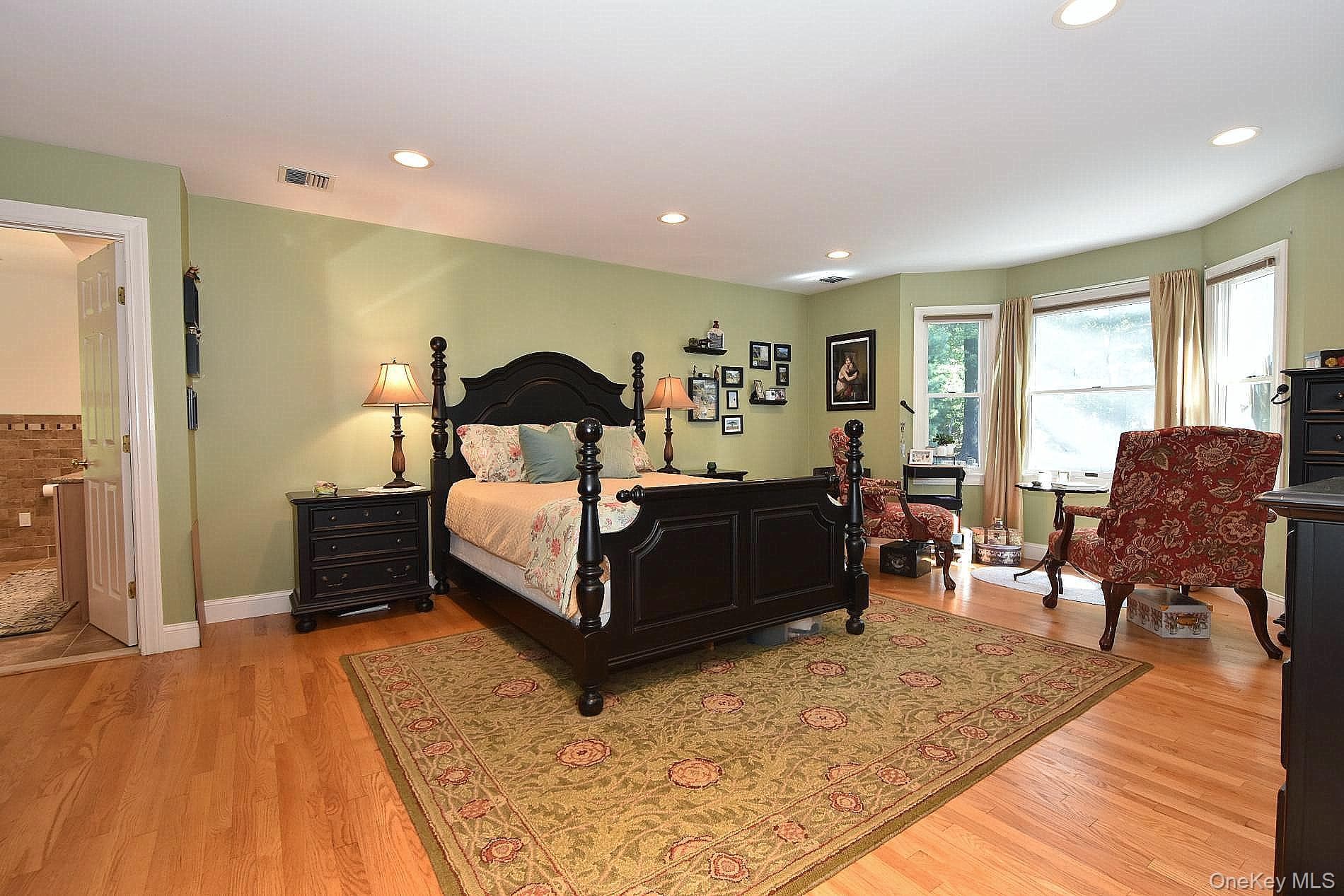 230 W Woodland Drive thumbnail 24