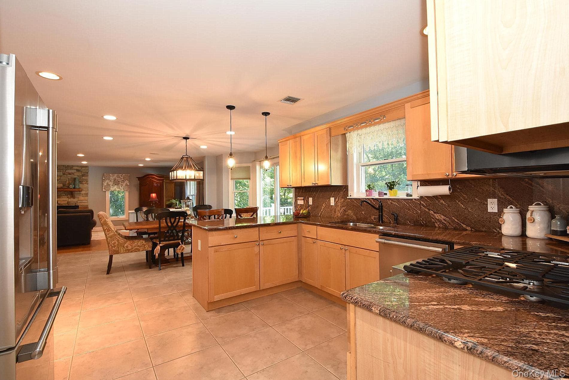 230 W Woodland Drive thumbnail 13
