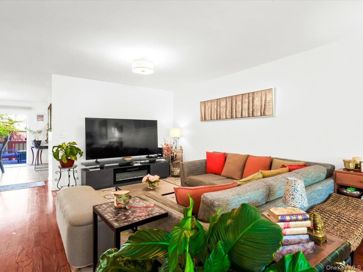 208 Hendrick Avenue thumbnail 6
