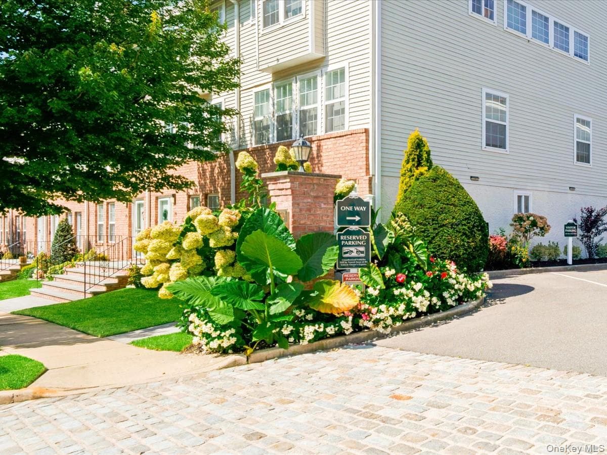 208 Hendrick Avenue thumbnail 21