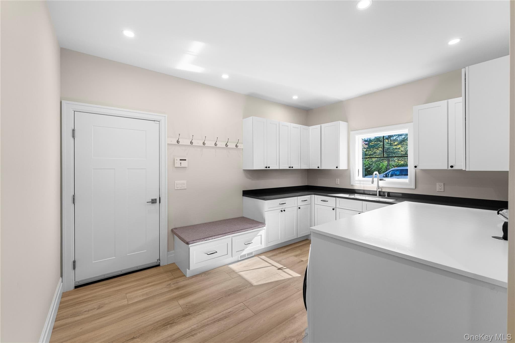 53 S Phillips Avenue thumbnail 15