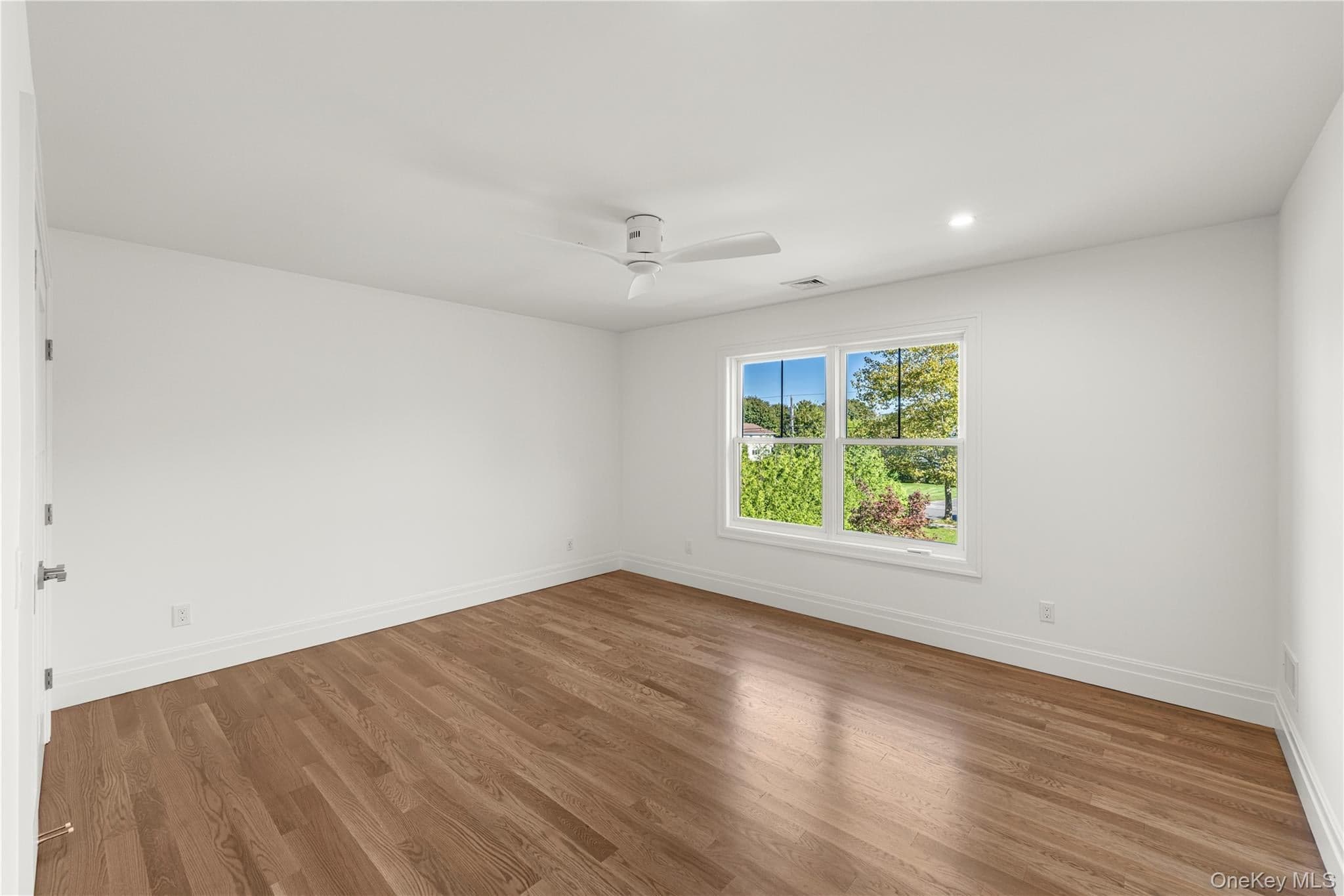 53 S Phillips Avenue thumbnail 17