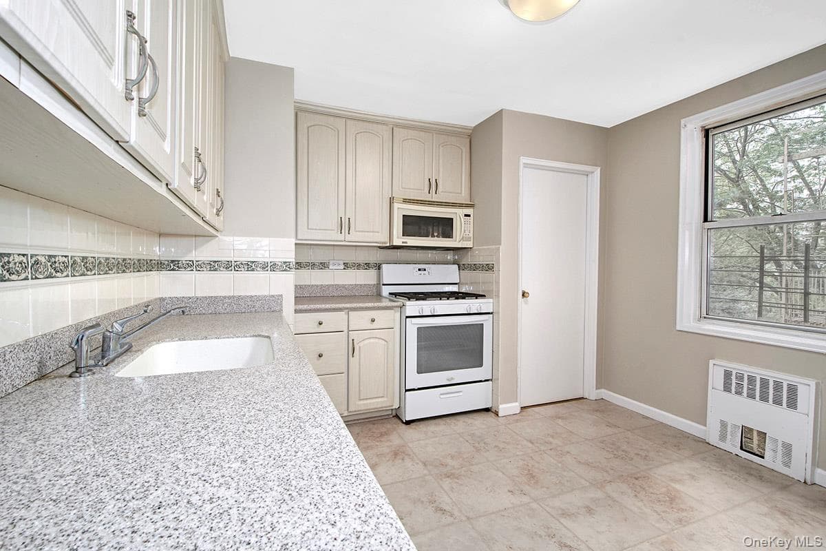 609 Kappock Street Unit: 3F thumbnail 7