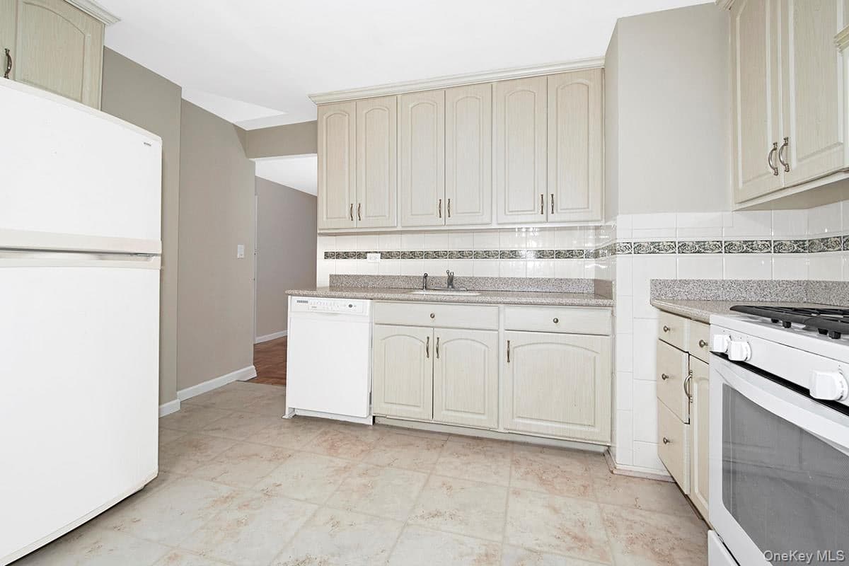 609 Kappock Street Unit: 3F thumbnail 8