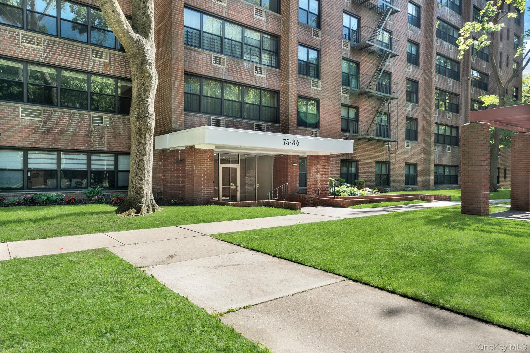 75-34 Bell Boulevard Unit: 1E thumbnail 2