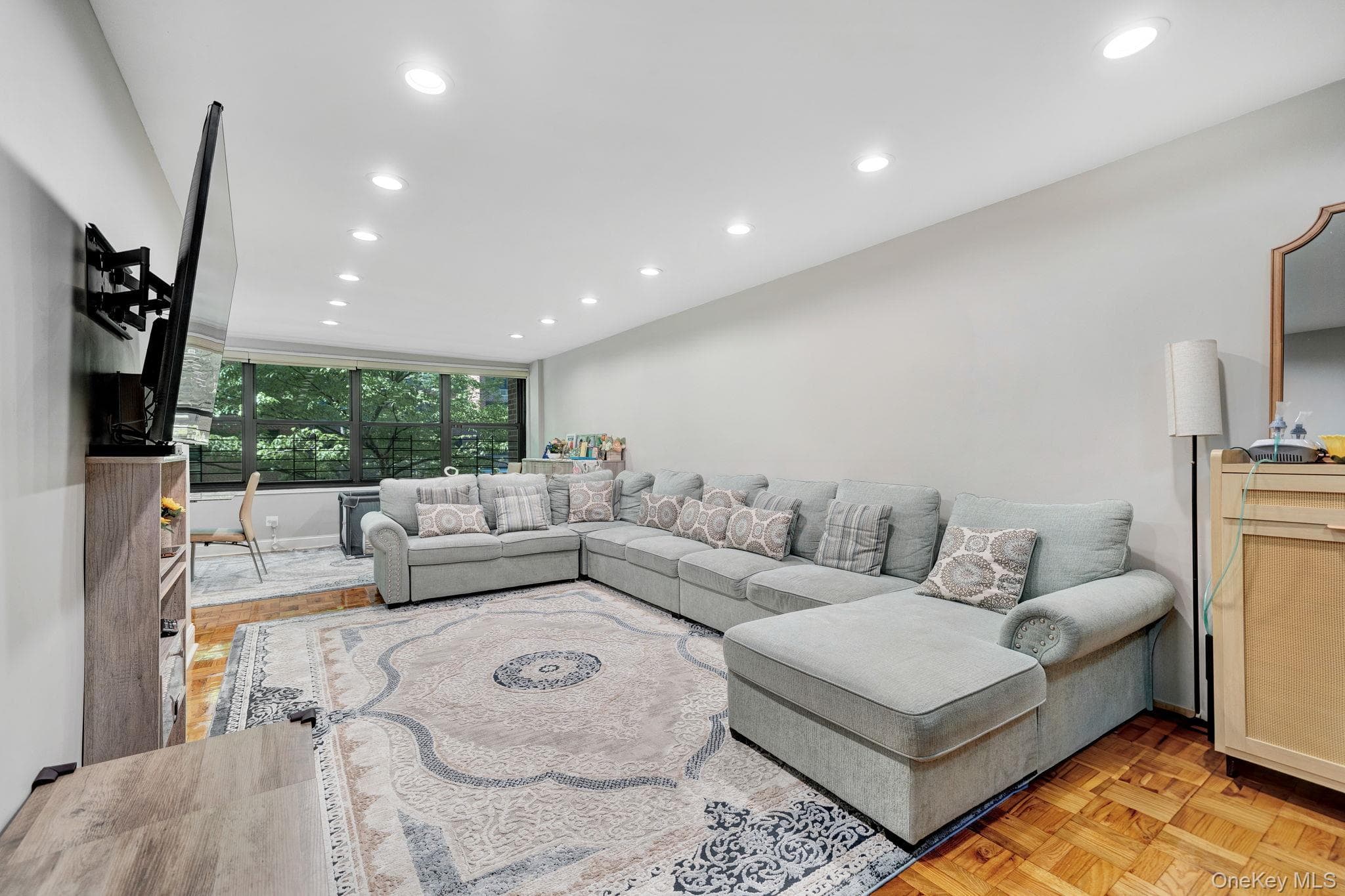 75-34 Bell Boulevard Unit: 1E thumbnail 5