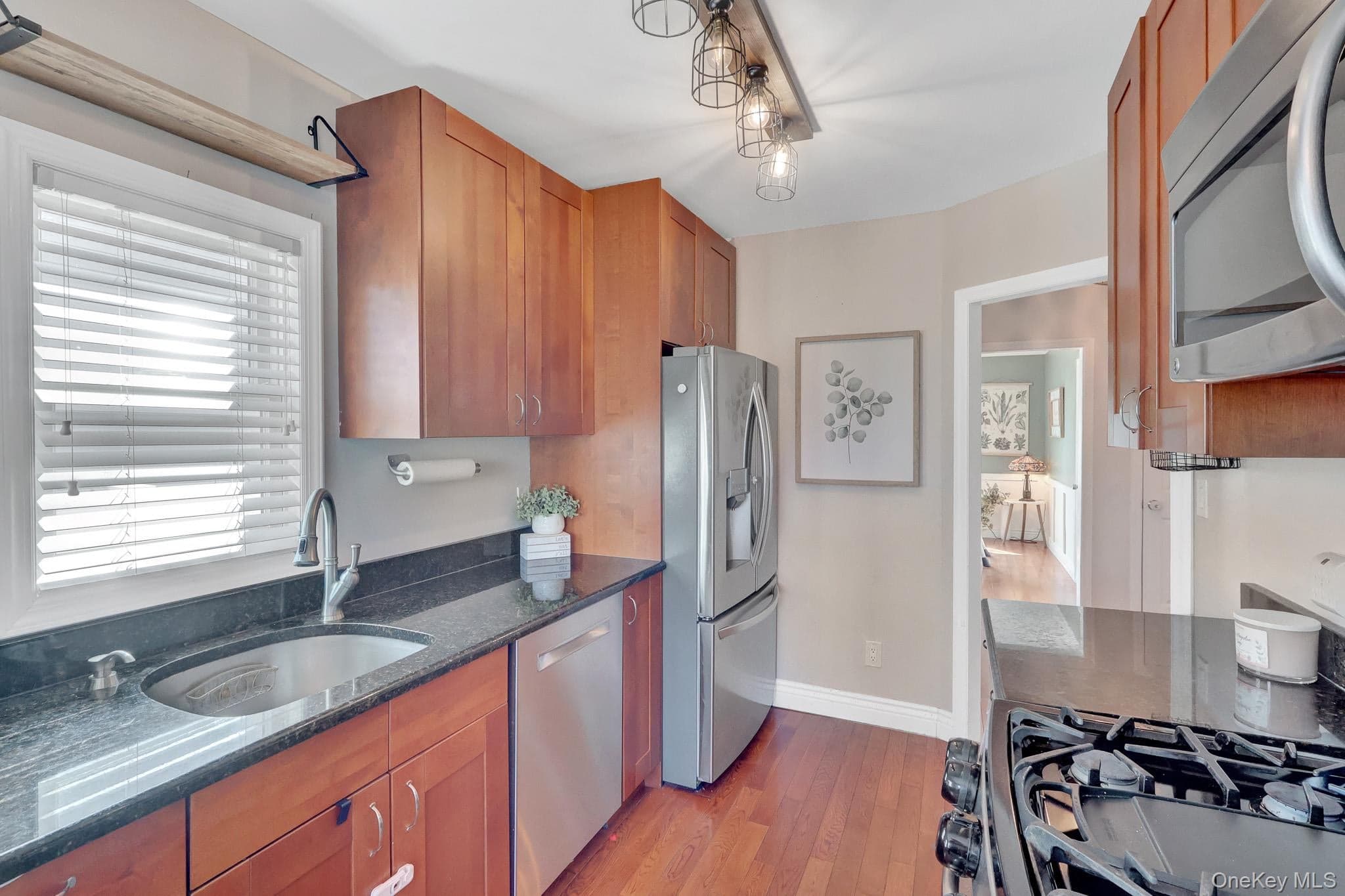 410 Clive Place thumbnail 11