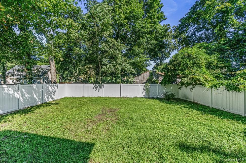 155 Moriches Avenue thumbnail 18