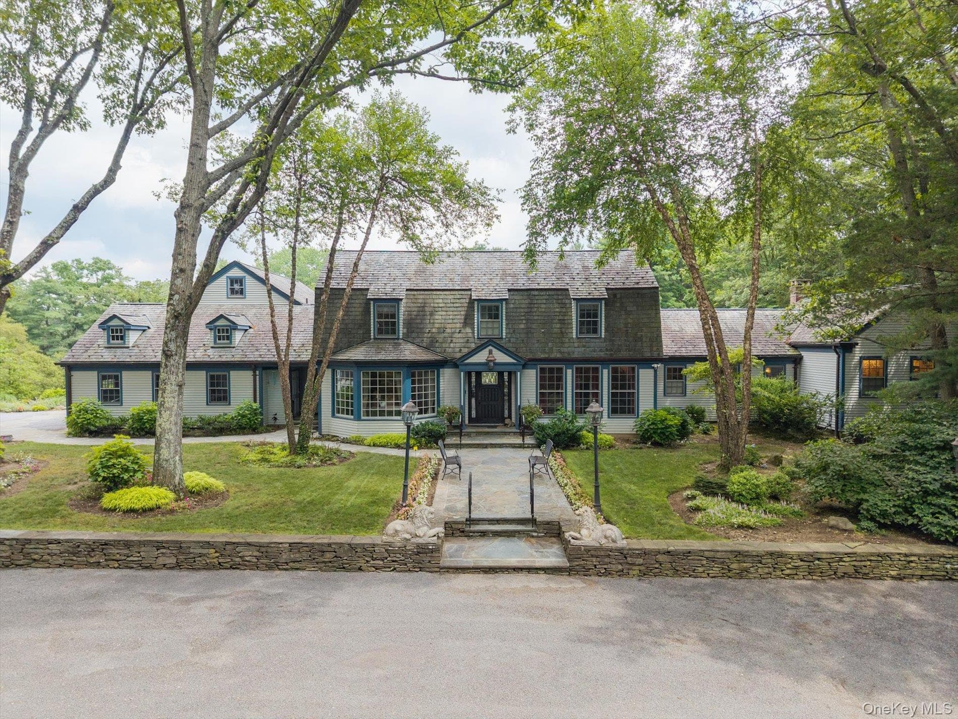 4 Clock Tower Lane, Old Westbury