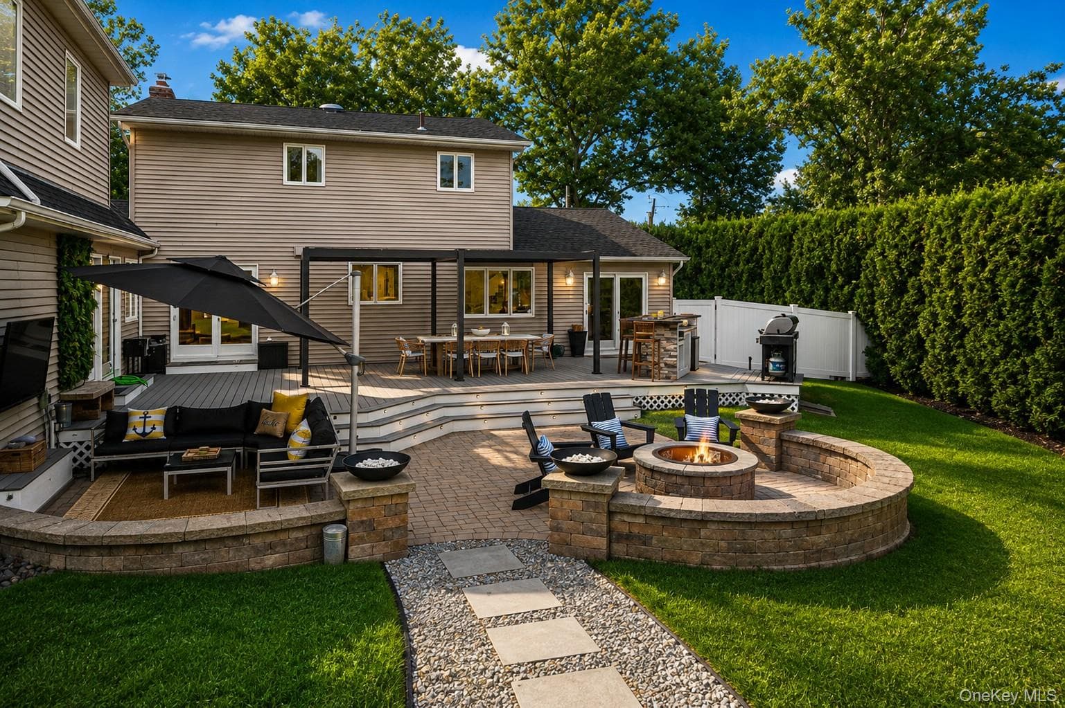 164 Cedrus Avenue thumbnail 4