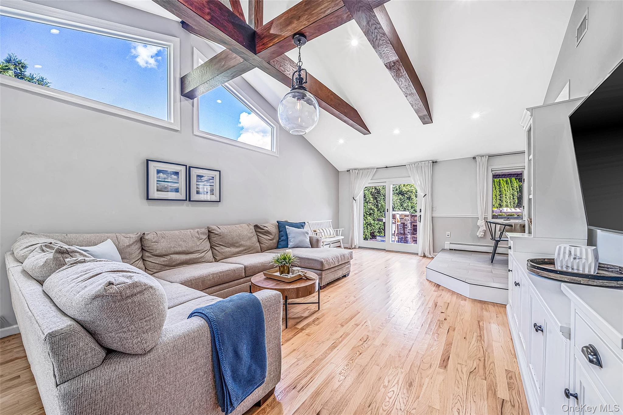 164 Cedrus Avenue thumbnail 9