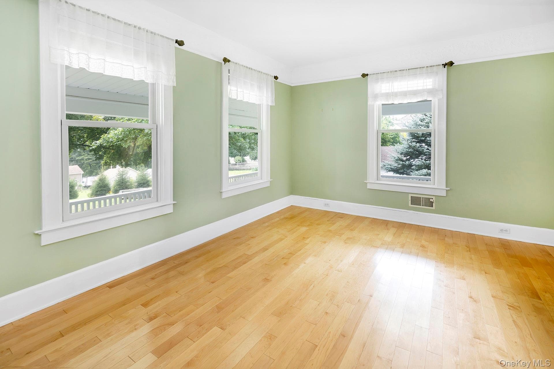 3315 Franklin Avenue thumbnail 9
