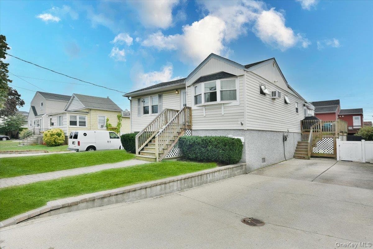 90 4th Avenue thumbnail 3