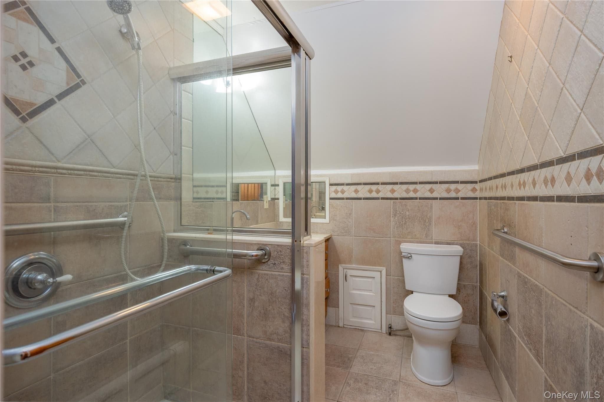 2 Whitman Road thumbnail 16