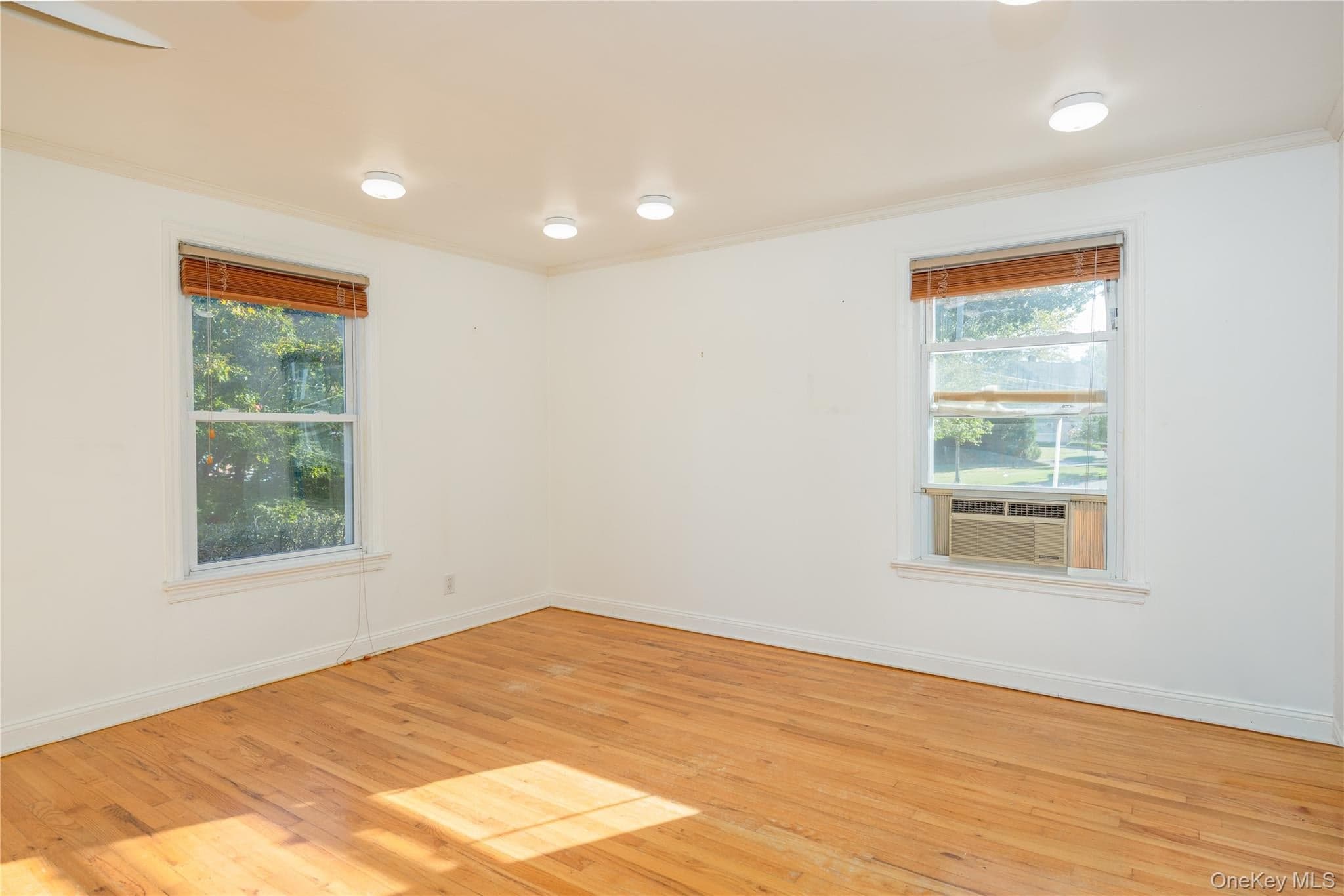 2 Whitman Road thumbnail 11