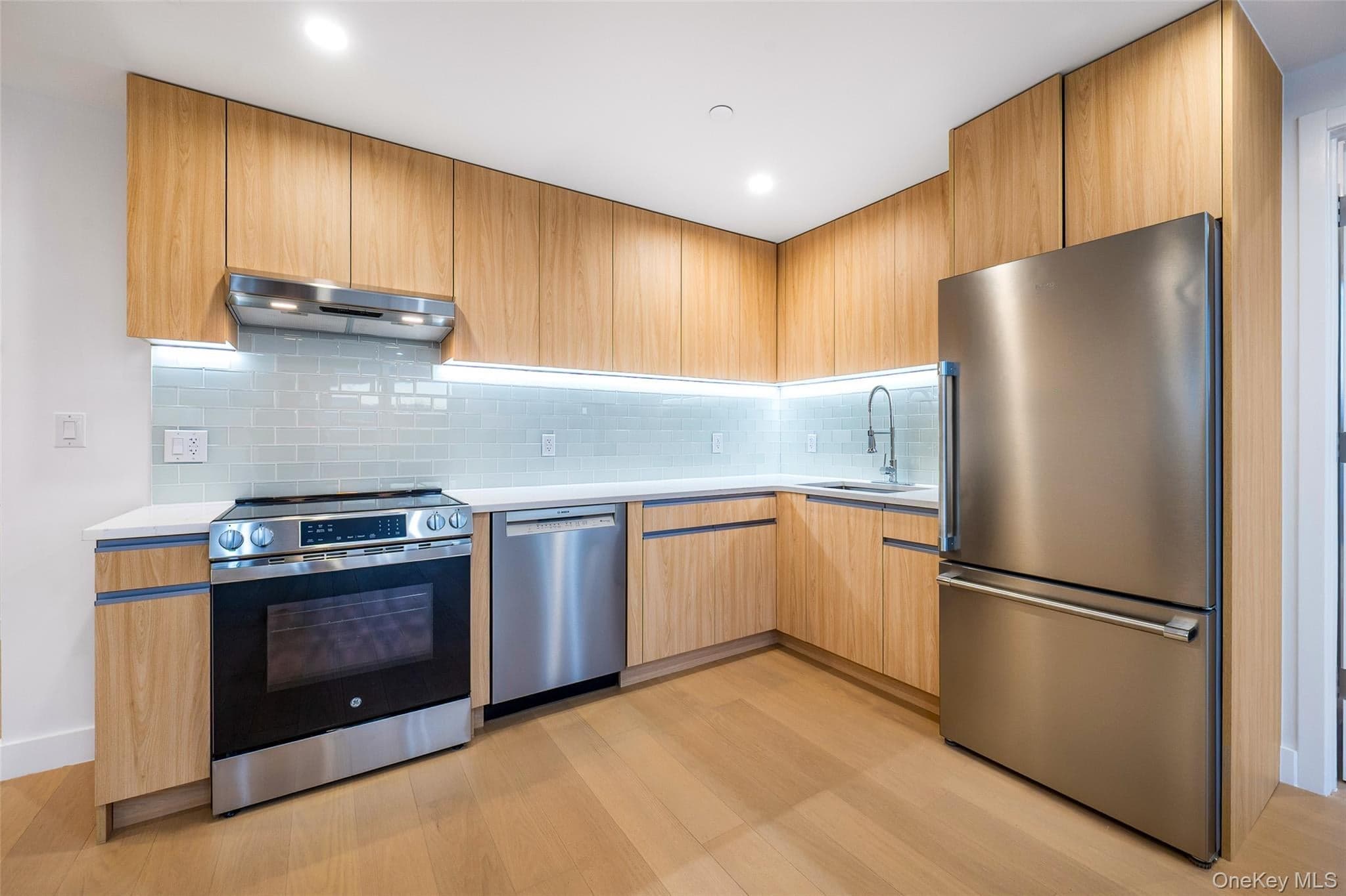 150-02 Northern Boulevard Unit: 3B thumbnail 5