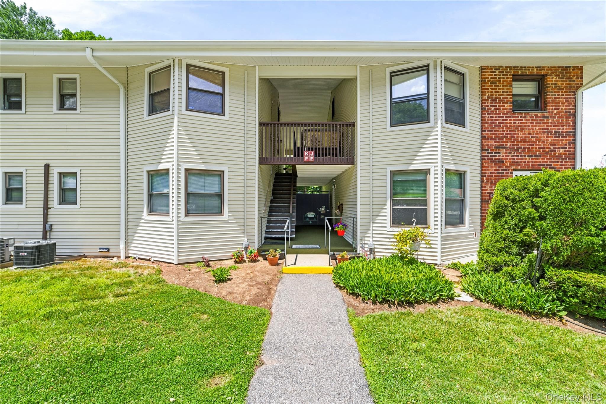 27 Walden Court Unit: J, Yorktown Heights