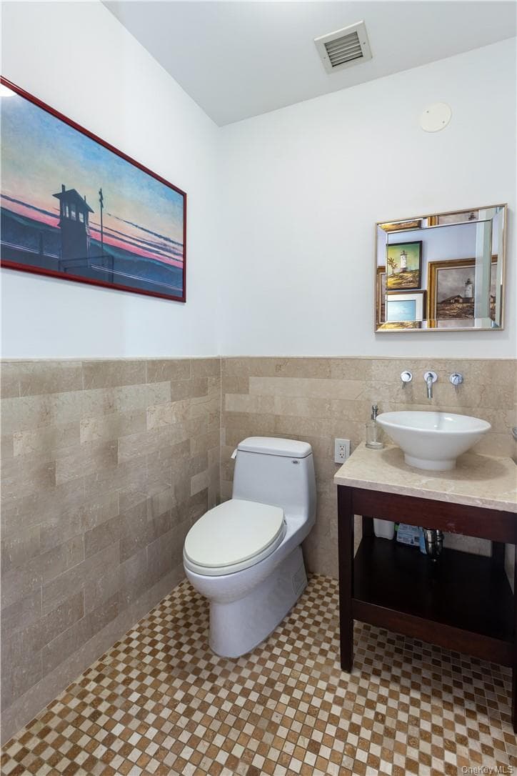 640 W 237th Street Unit: 12B thumbnail 23