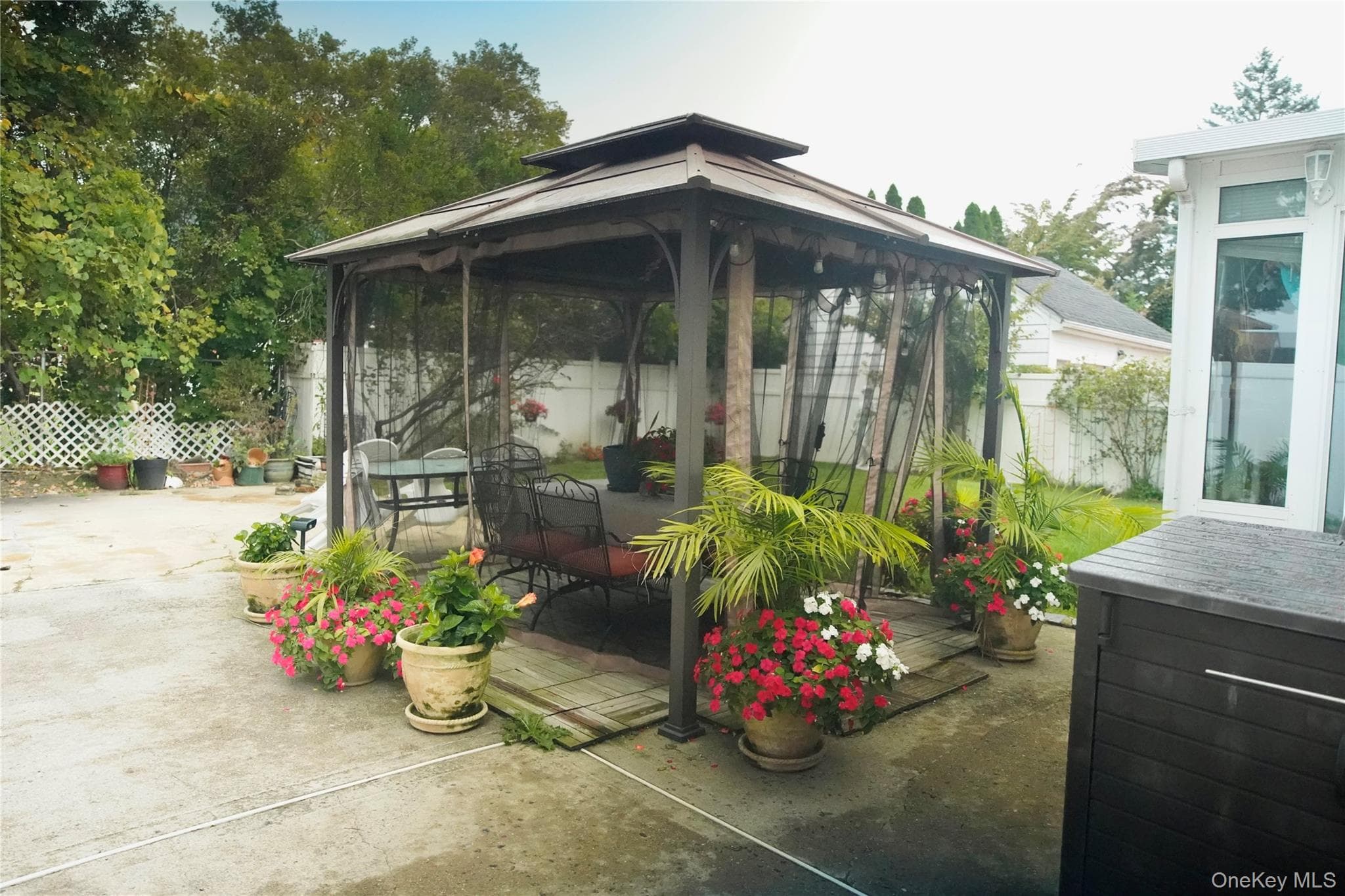 881 Lorenz Avenue thumbnail 22