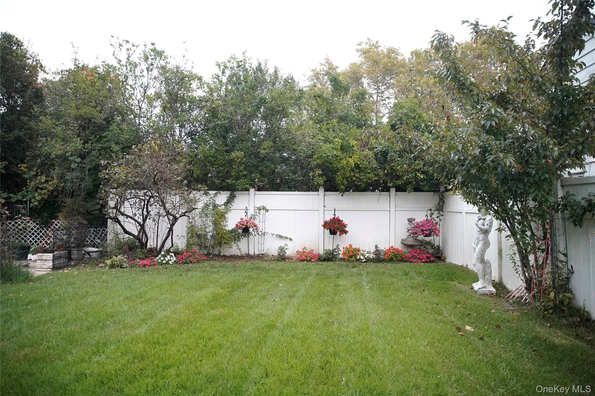 881 Lorenz Avenue thumbnail 23