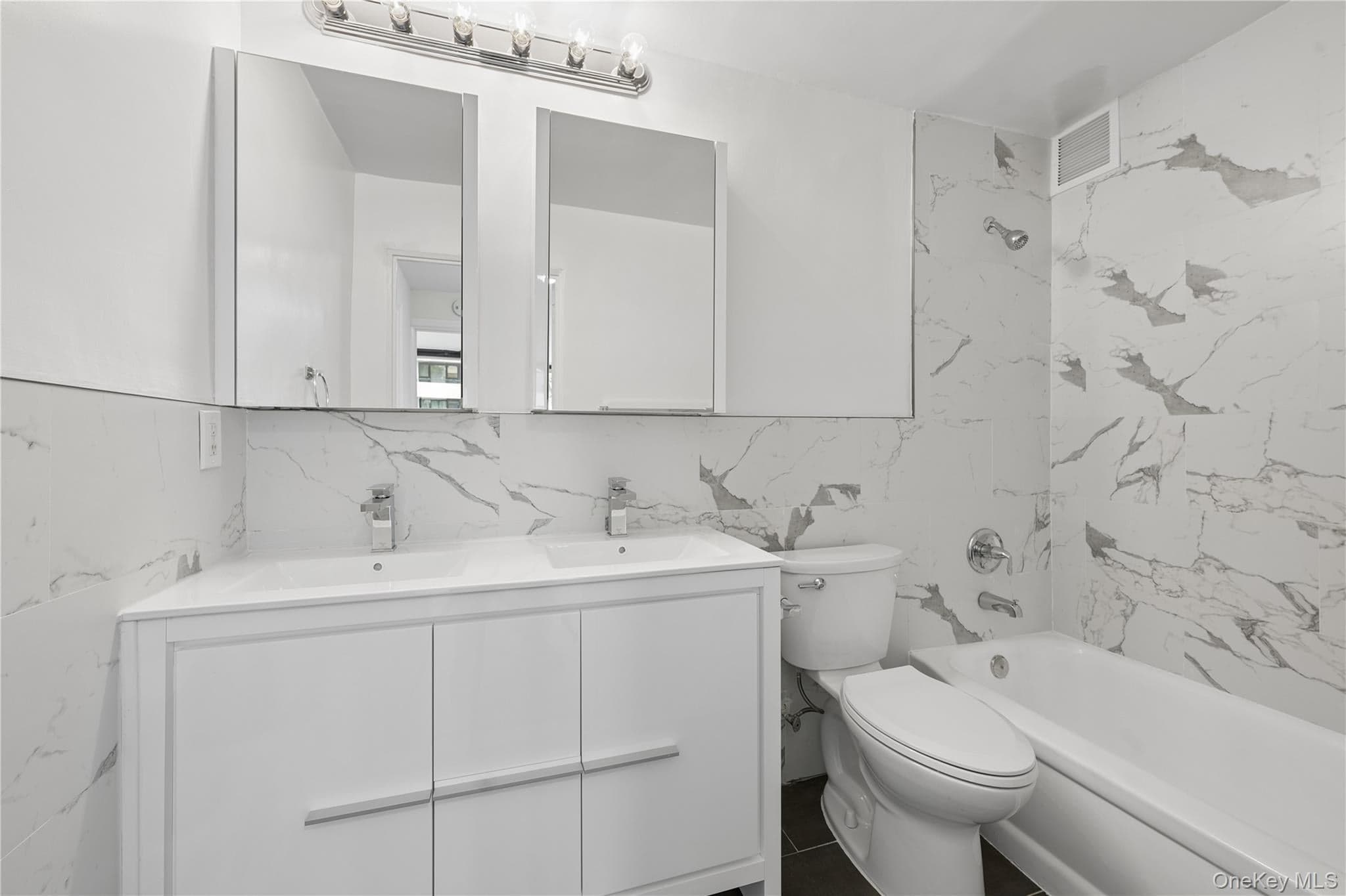 166-26 Powells Cove Boulevard Unit: 3D thumbnail 14