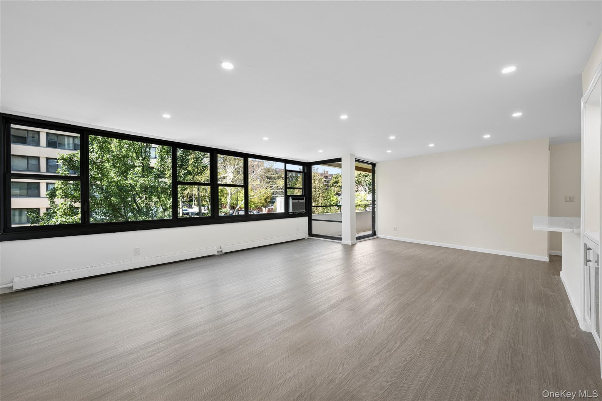 166-26 Powells Cove Boulevard Unit: 3D thumbnail 2