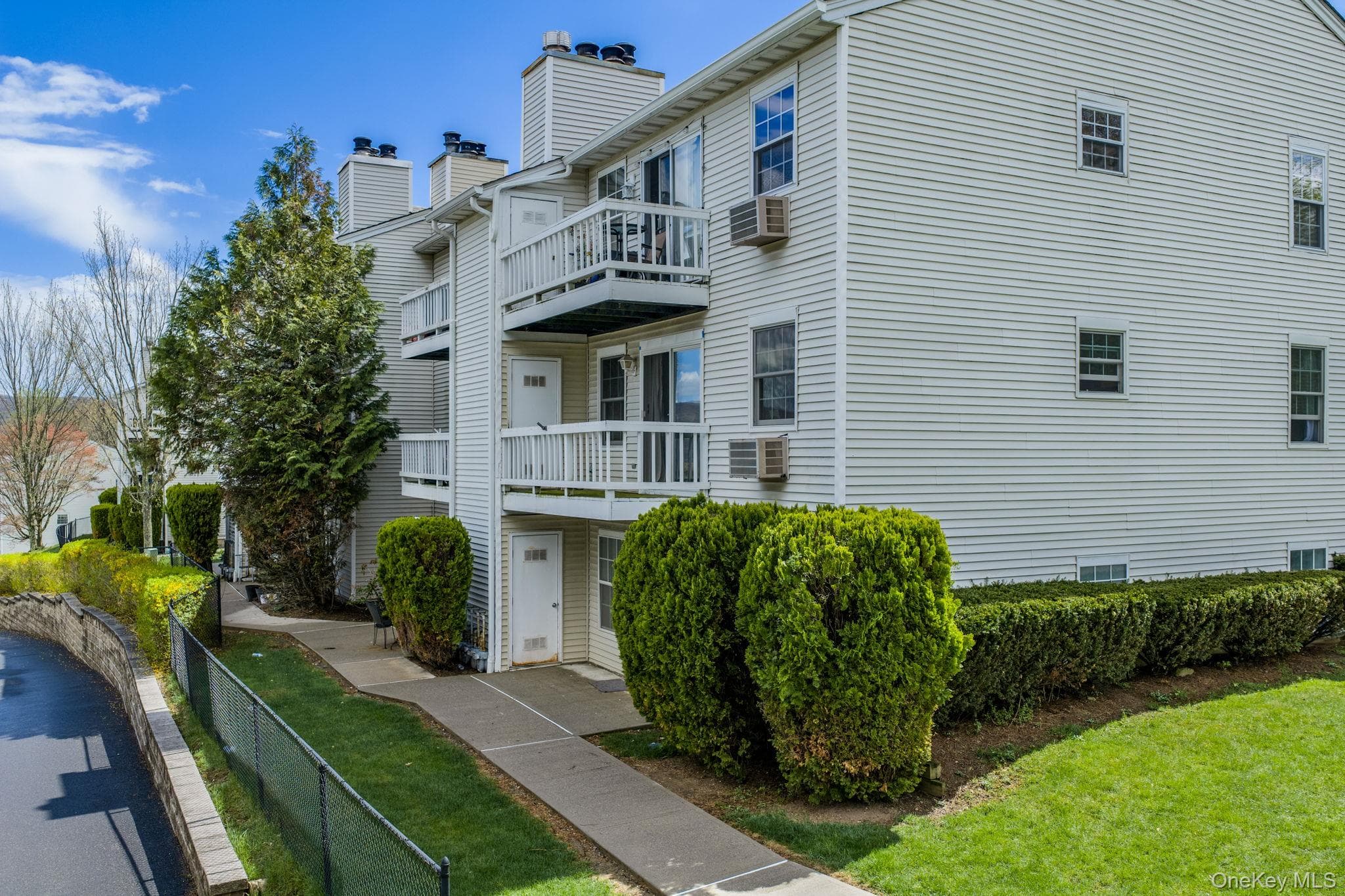 18 Lexington Hill Unit: 8 thumbnail 20