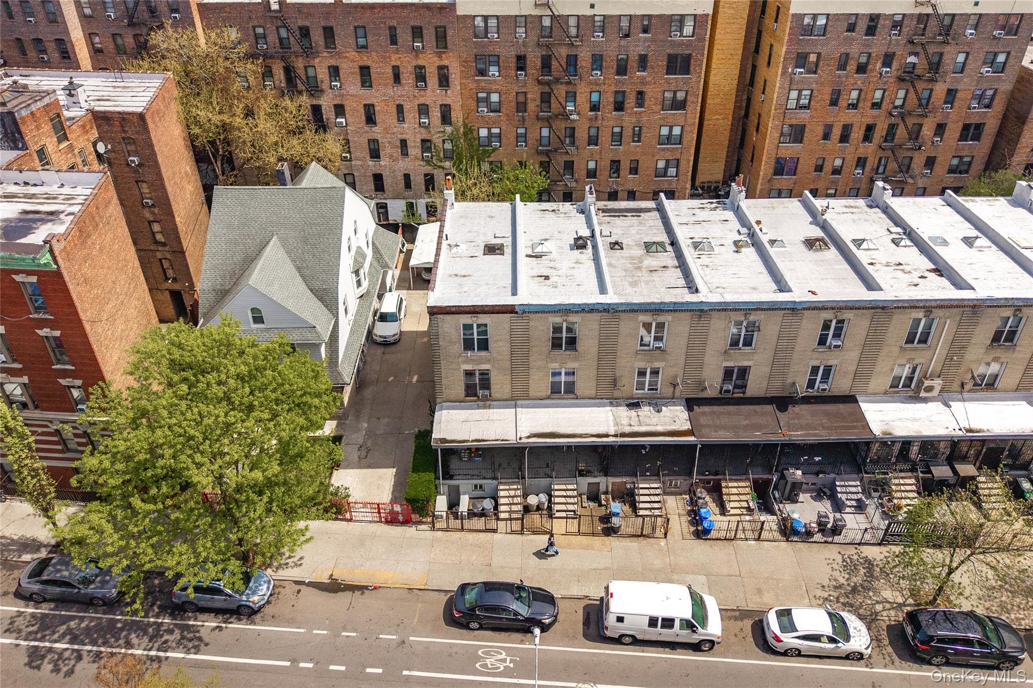 2412 Grand Avenue thumbnail 2