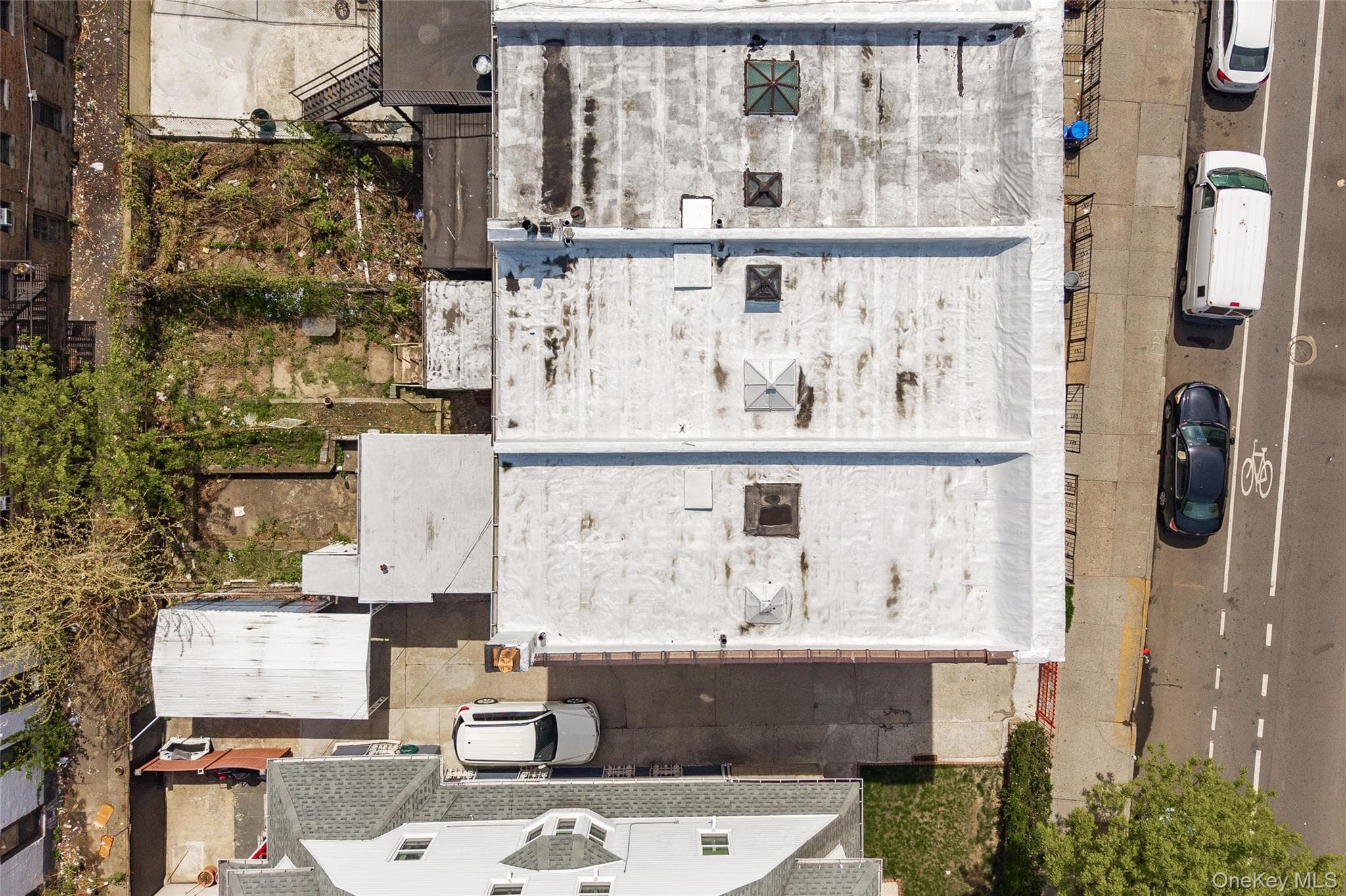 2412 Grand Avenue thumbnail 3