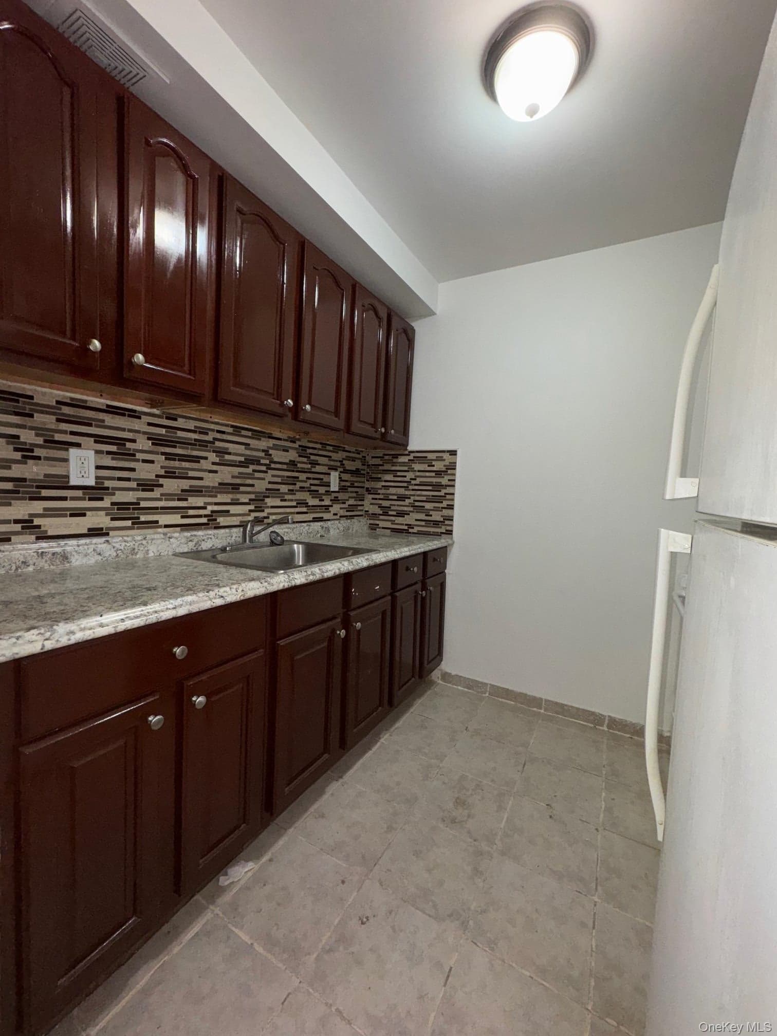 631 Coster Street thumbnail 7