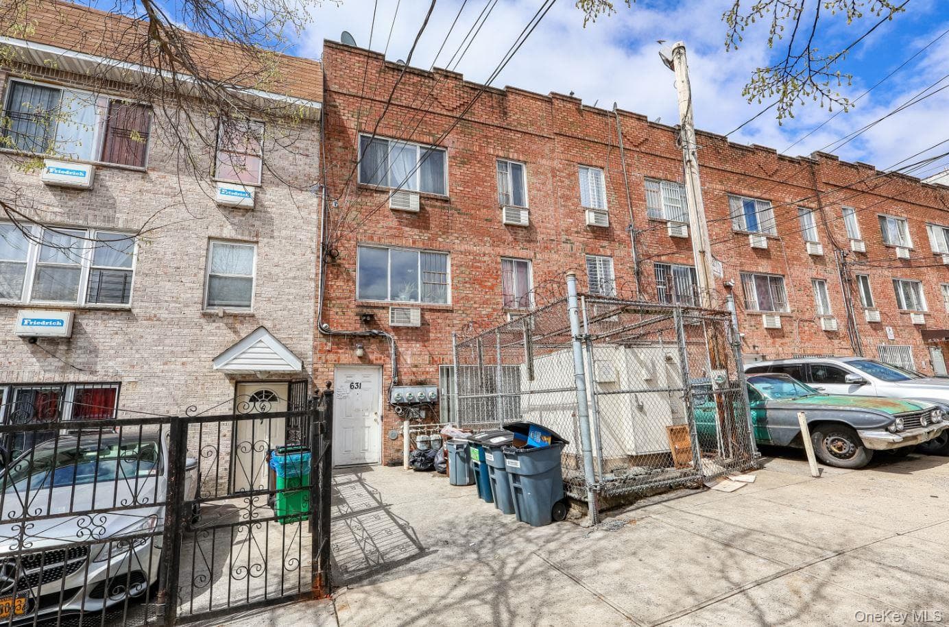 631 Coster Street photo 1