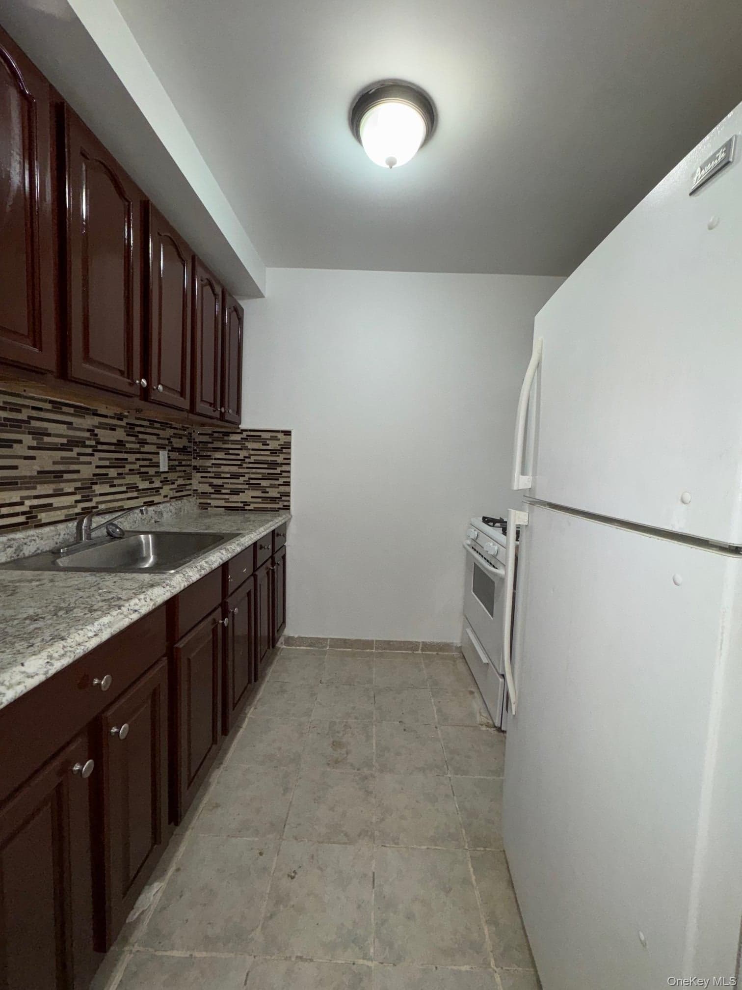 631 Coster Street thumbnail 6