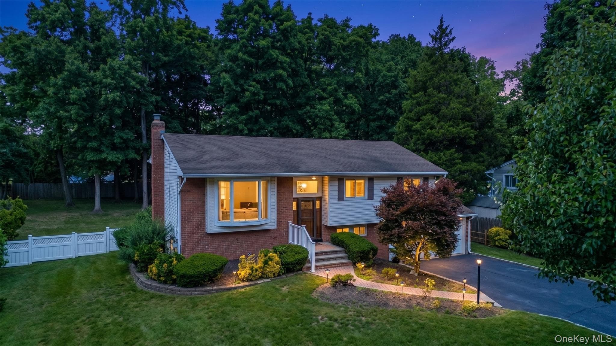 259 Burr Road, East Northport
