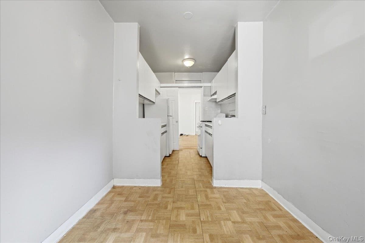 2080 Barnes Avenue Unit: 2D thumbnail 6