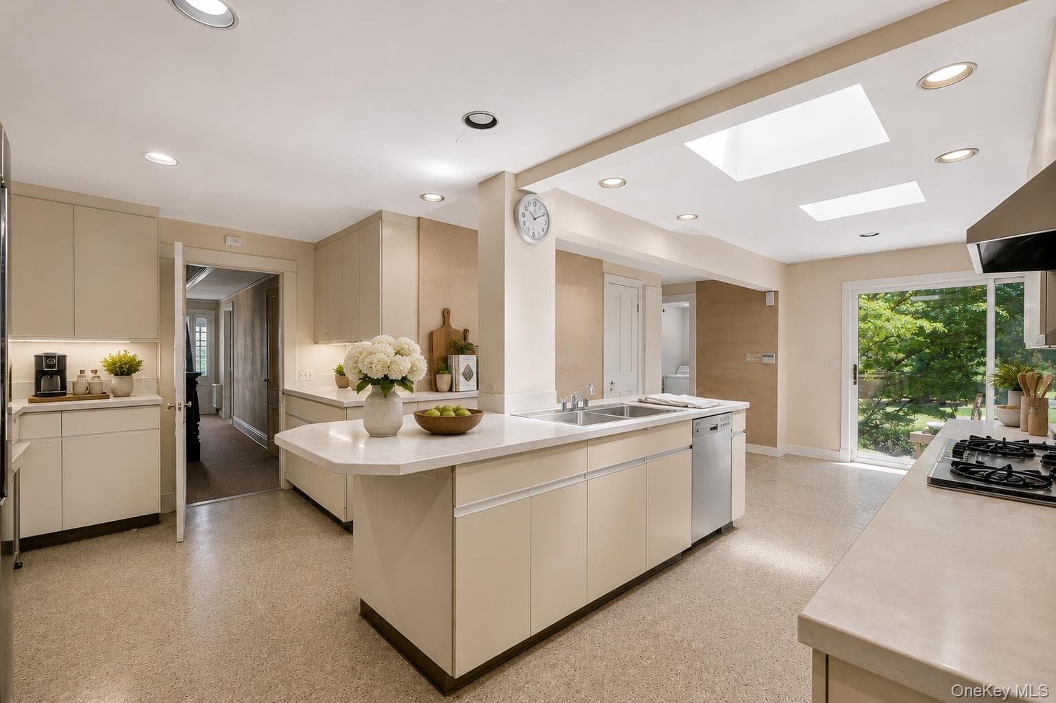 433 Arcady Road thumbnail 9