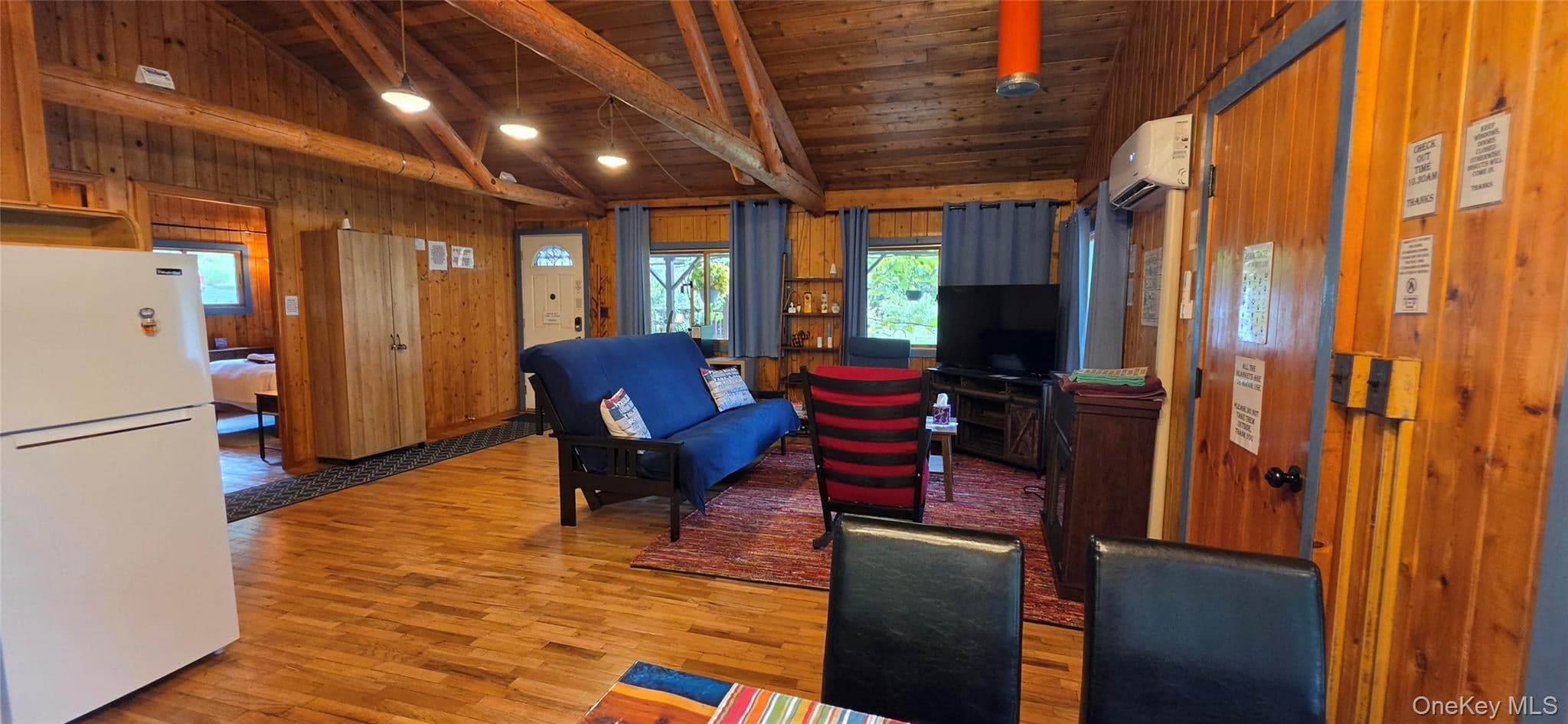 586 Lake Shore Lane thumbnail 8
