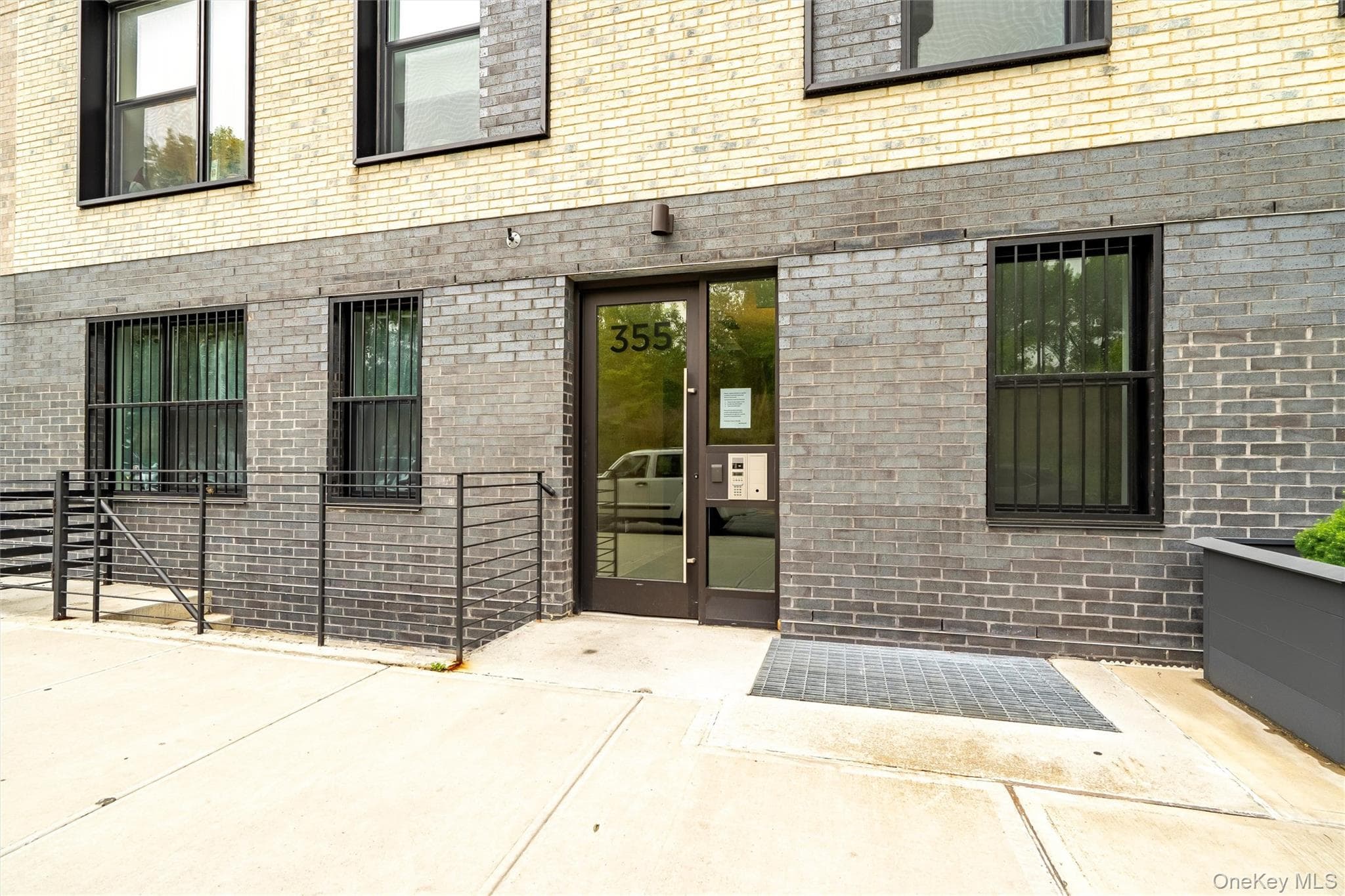 355 Bronx River Avenue Unit: 1B thumbnail 4