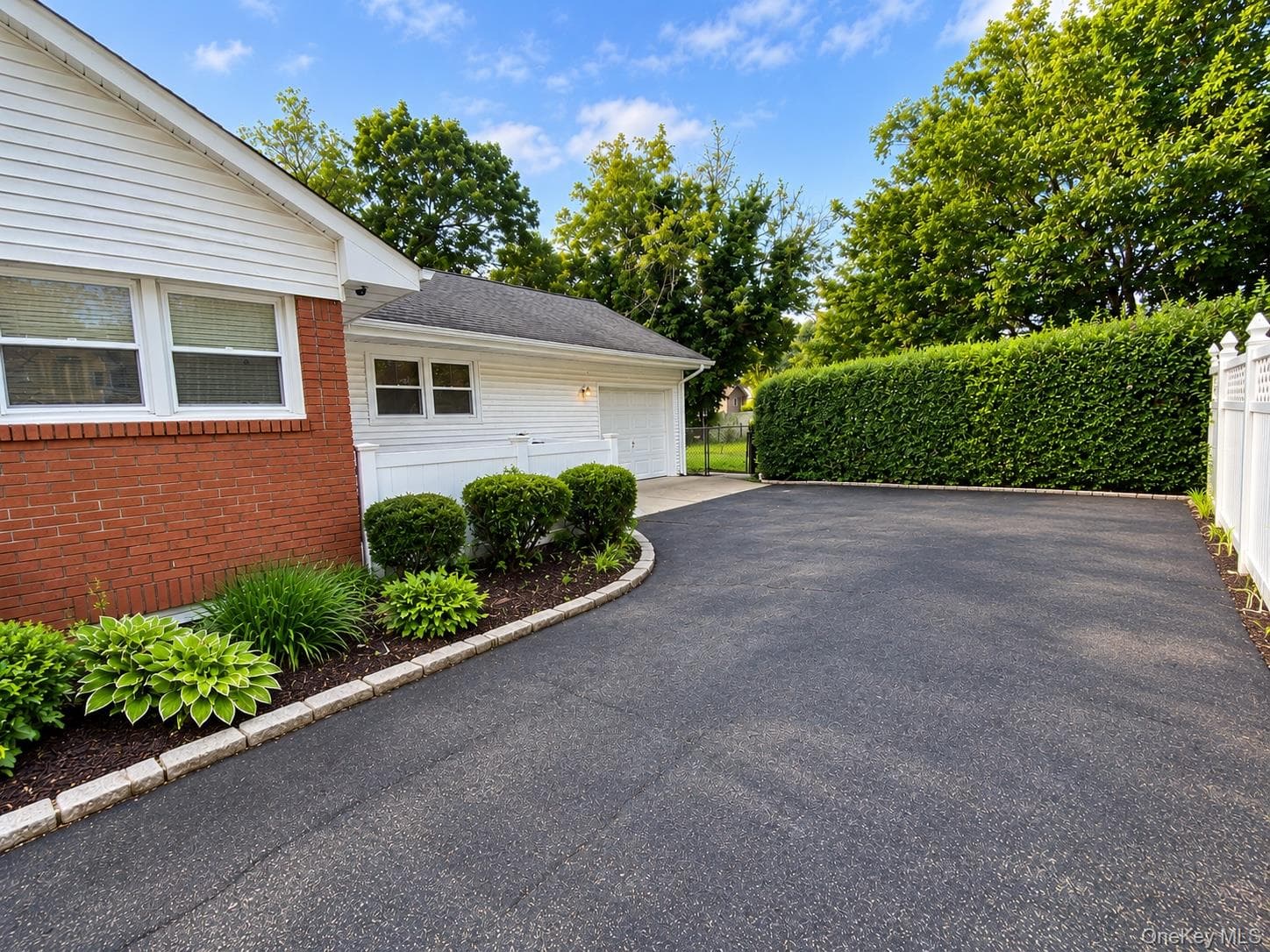 155 Fairview Boulevard thumbnail 4