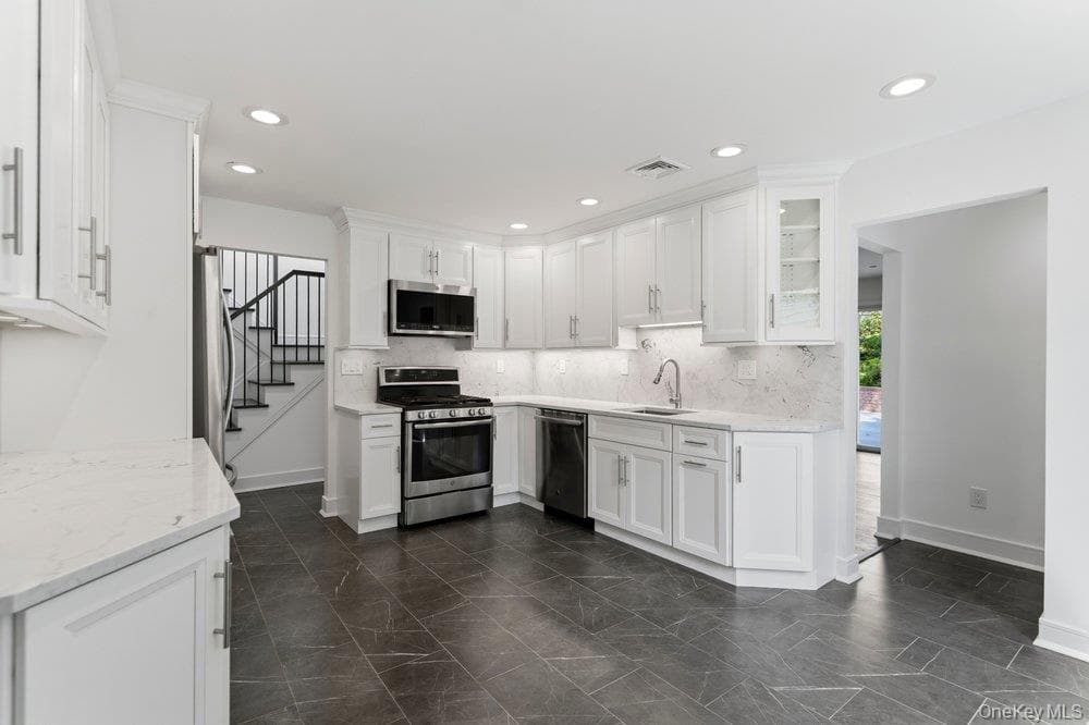 185 Harvard Drive thumbnail 16